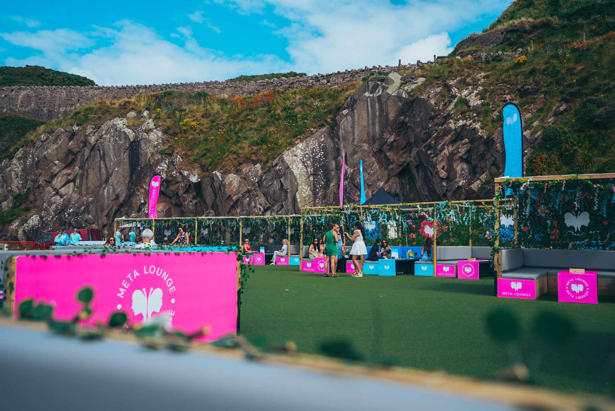 Meta Lounge Sunset Bar